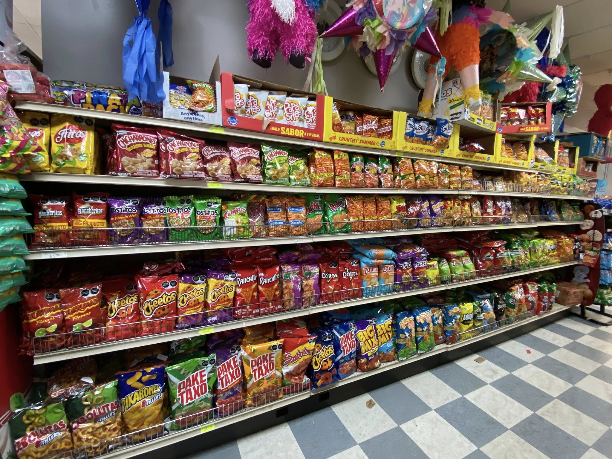 Tikal Market, supermercado latino en Nebraska, fachada en Fremont